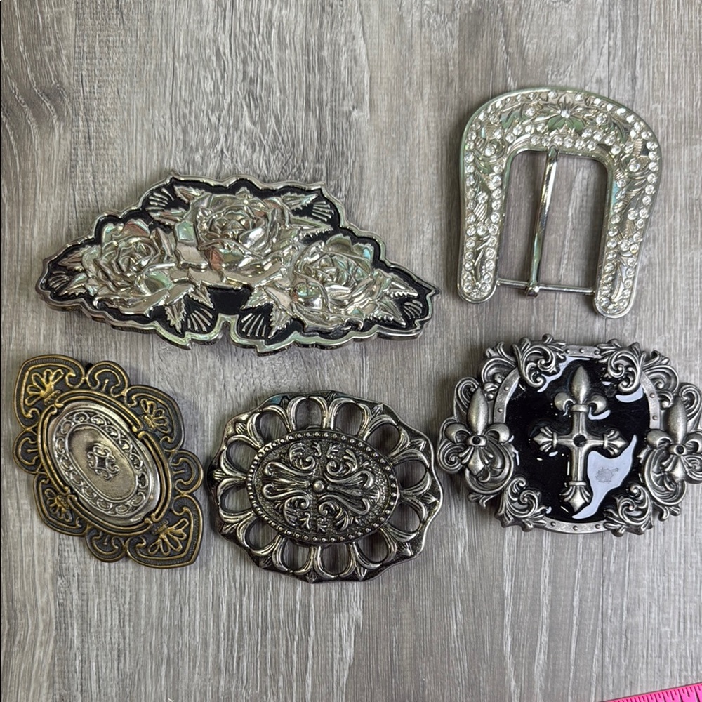 Intricate Silver and Black Belt Buckles Set (5) - Picture 1 of 8